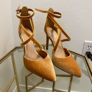 NEW GIANNI BINI Velvet Yellow Heels